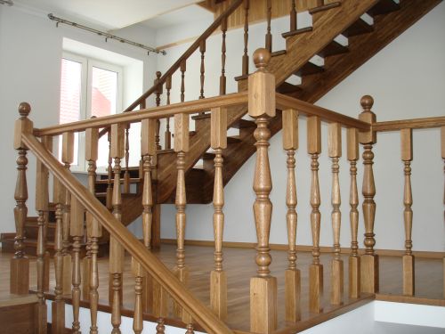 Деревянные лестницы, открытого типа из массива ясеня
